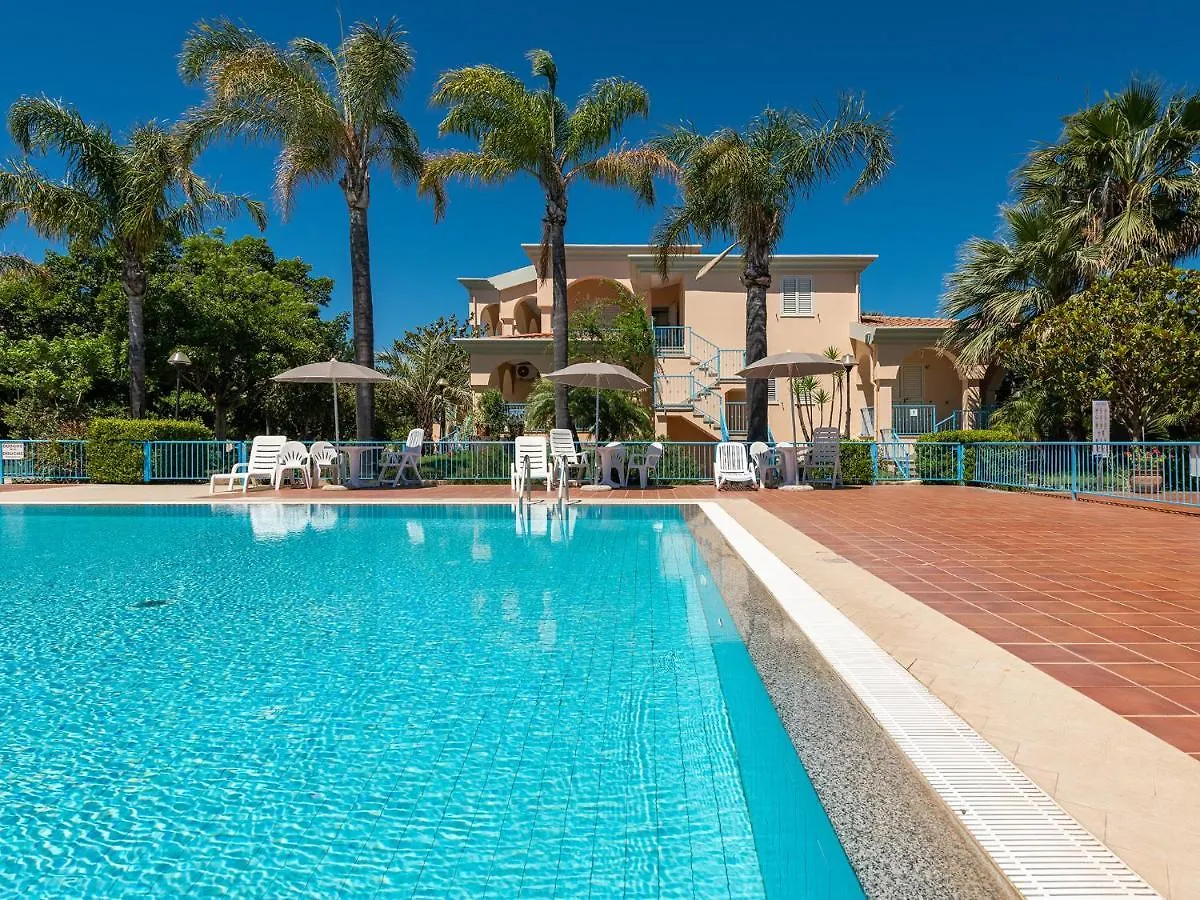 Mare Azzurro Aparthotel Cardedu 3*,