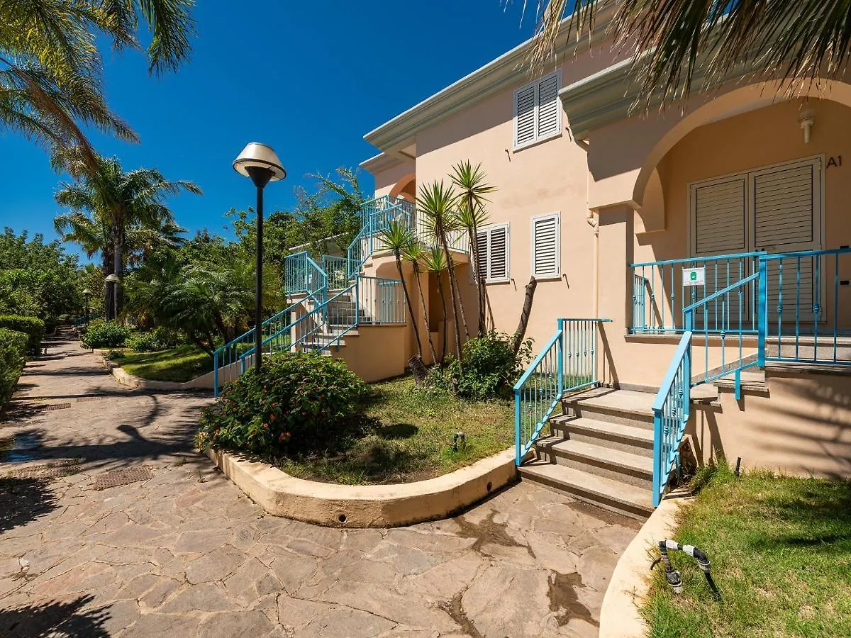 Mare Azzurro Aparthotel Cardedu 3*,